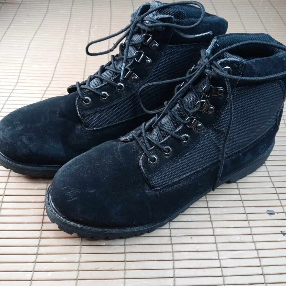 Phat Farm men's black veggie suede boots. Sz 12M. Lace. Lug soles. 165pm